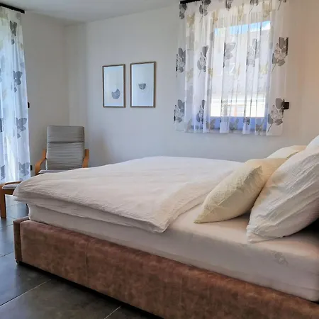 Houbovy Vrch By Interhome