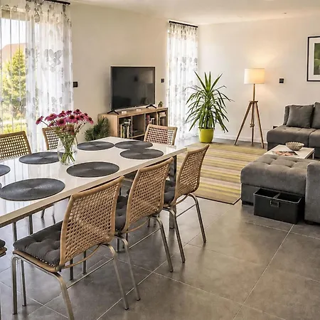 Houbovy Vrch By Interhome