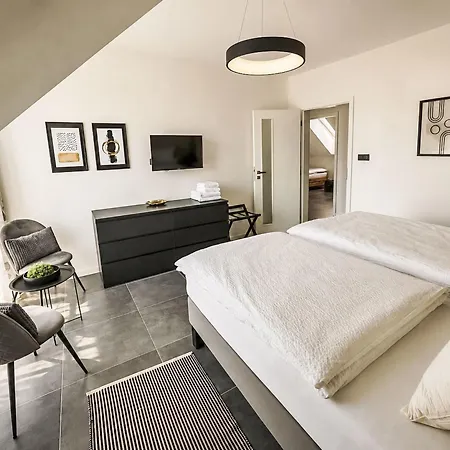 Houbovy Vrch By Interhome Lägenhet